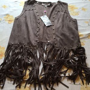 Small Soft grey vest with fringe